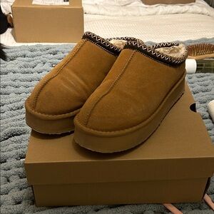 Amazon Women's Tan Suede Slip-On Faux Fur Lined Mules